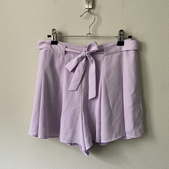 Aritzia Sunday Best | EUC High Waisted Flowy Westley Shorts in Lavender Size 4 - Picture 2 of 9
